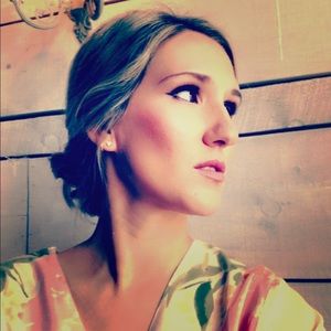 Meet your Posher, Khara